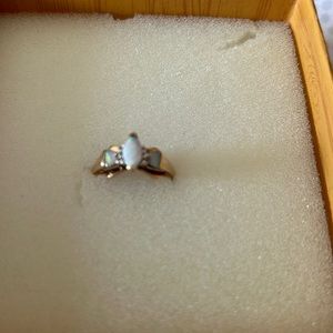 14k gold with opals ring